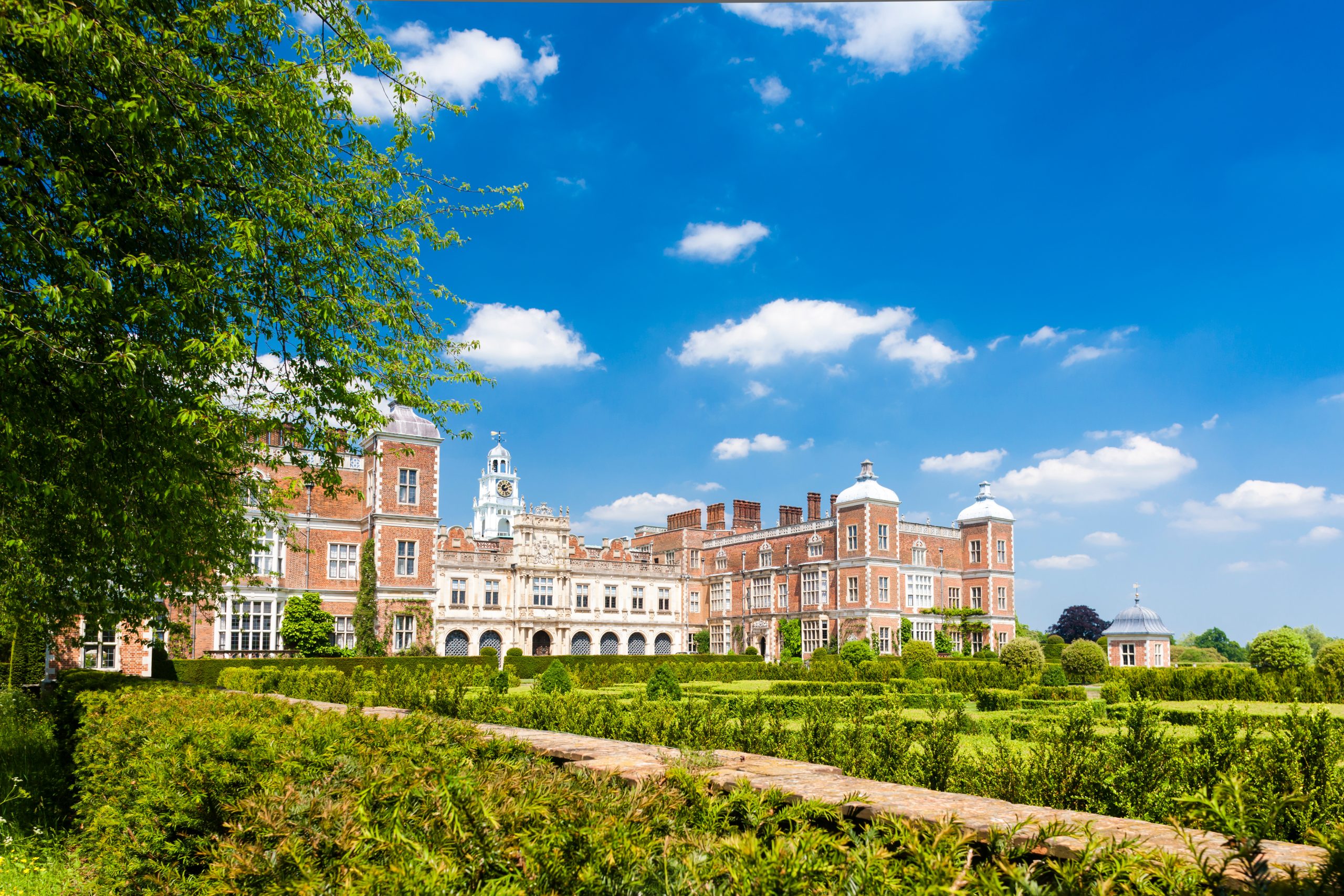 Hertfordshire + Tour Paris | Ardmore